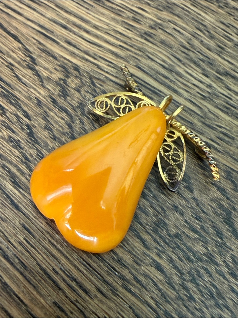 Vintage Amber Guild 12K GF Butterscotch Baltic Amber Pear Brooch Pin MCM